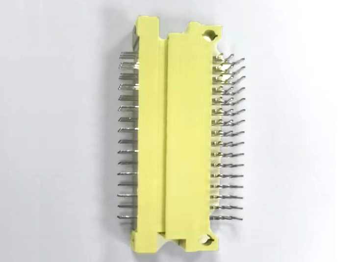 板對板連接器